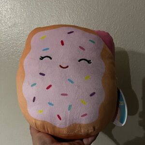 Squishmallows Fresa the Pastry 8" Stuffed Plush